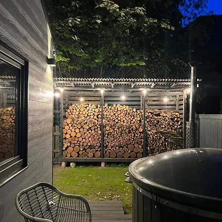 Oak Heart, Lucavsalas Namins Nyaraló Riga