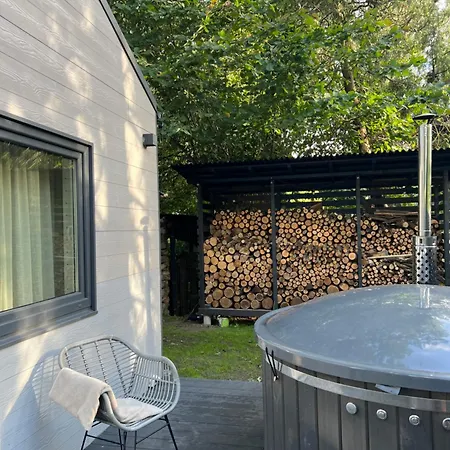 Oak Heart, Lucavsalas Namins Tatil Evi