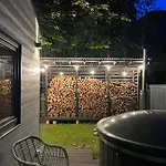 Oak Heart, Lucavsalas Namins Brīvdienu mājas Riga